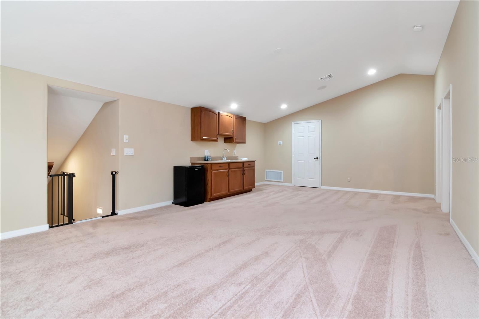 Image 31 of 38 For 20110 Pond Spring Way