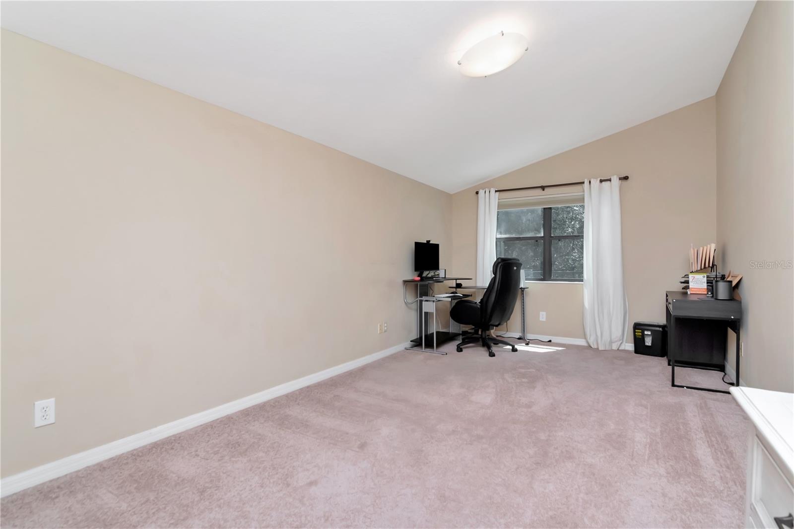 Image 33 of 38 For 20110 Pond Spring Way