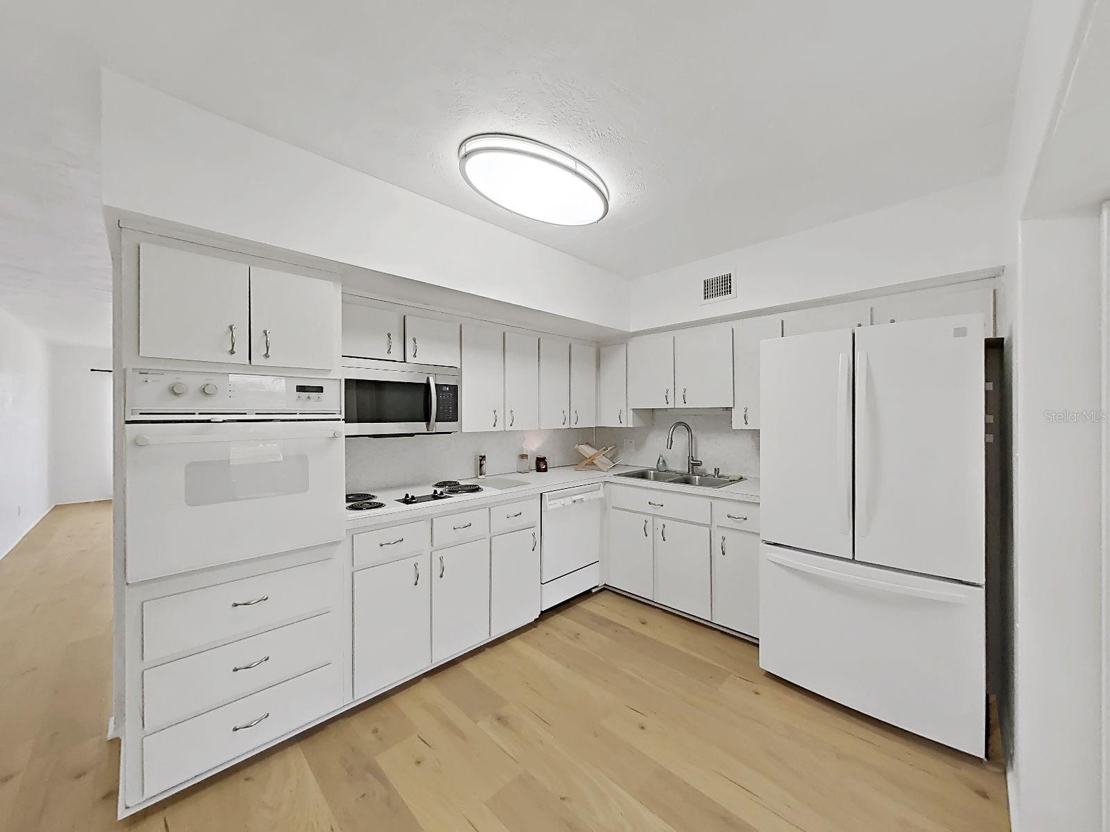 Image 11 of 73 For 2451 Canadian Way 23