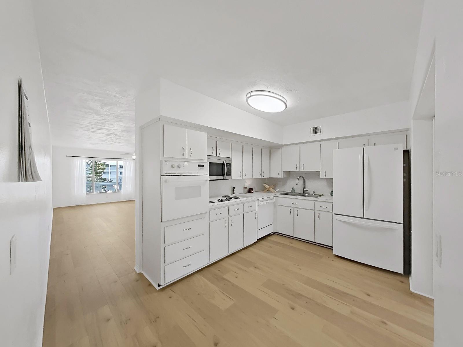 Image 12 of 73 For 2451 Canadian Way 23