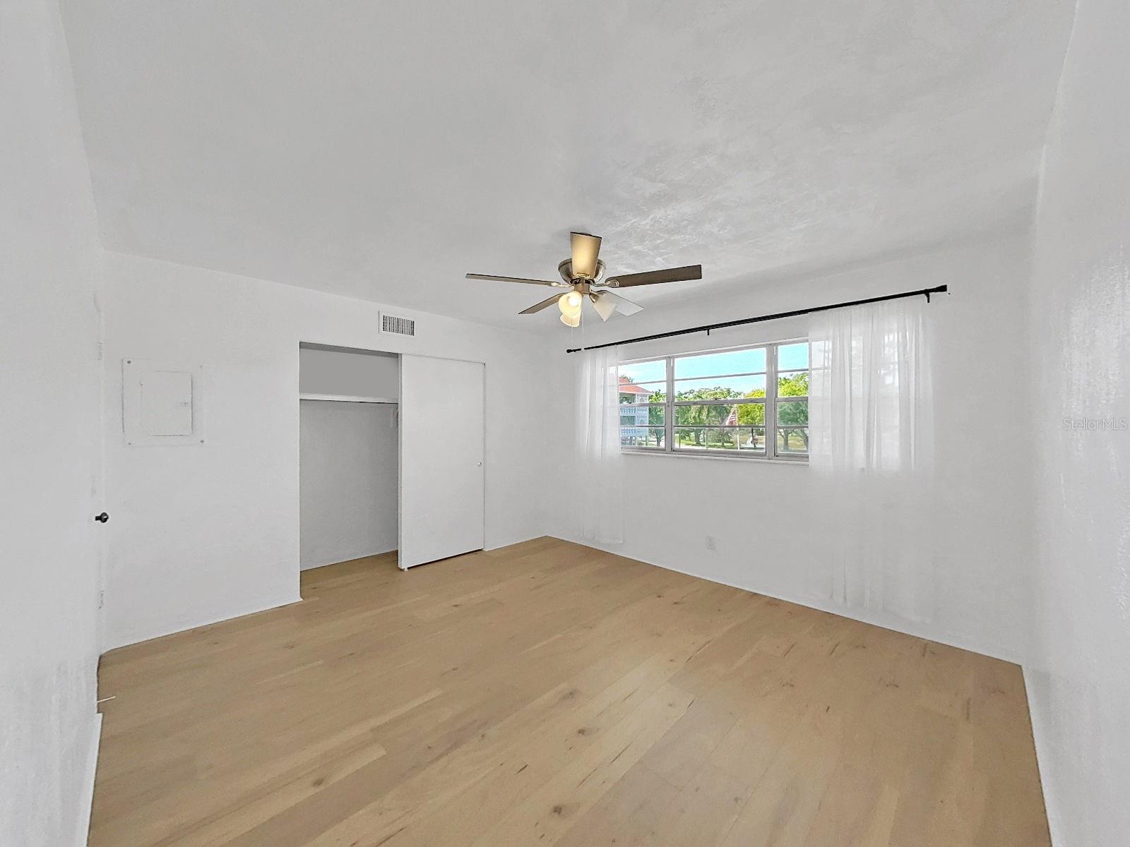 Image 29 of 73 For 2451 Canadian Way 23