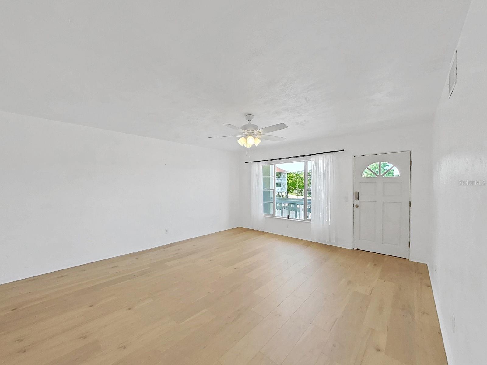 Image 35 of 73 For 2451 Canadian Way 23