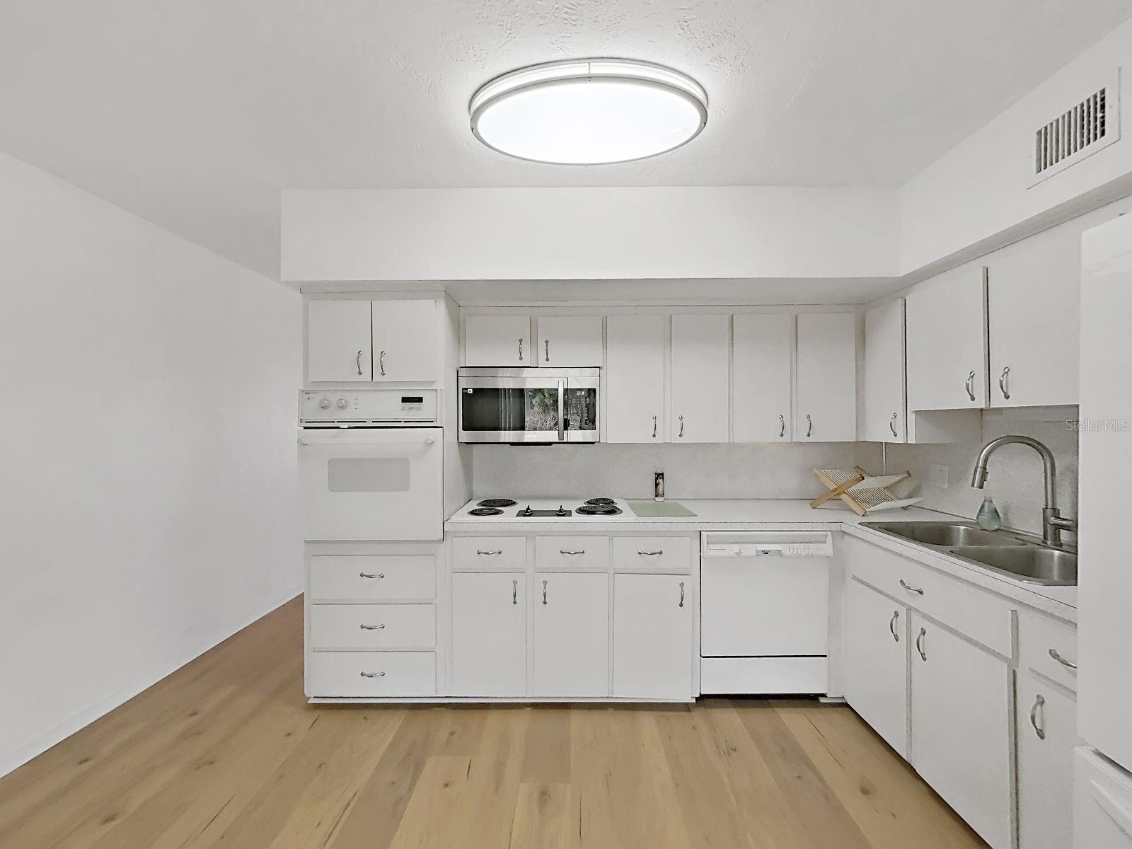 Image 8 of 73 For 2451 Canadian Way 23