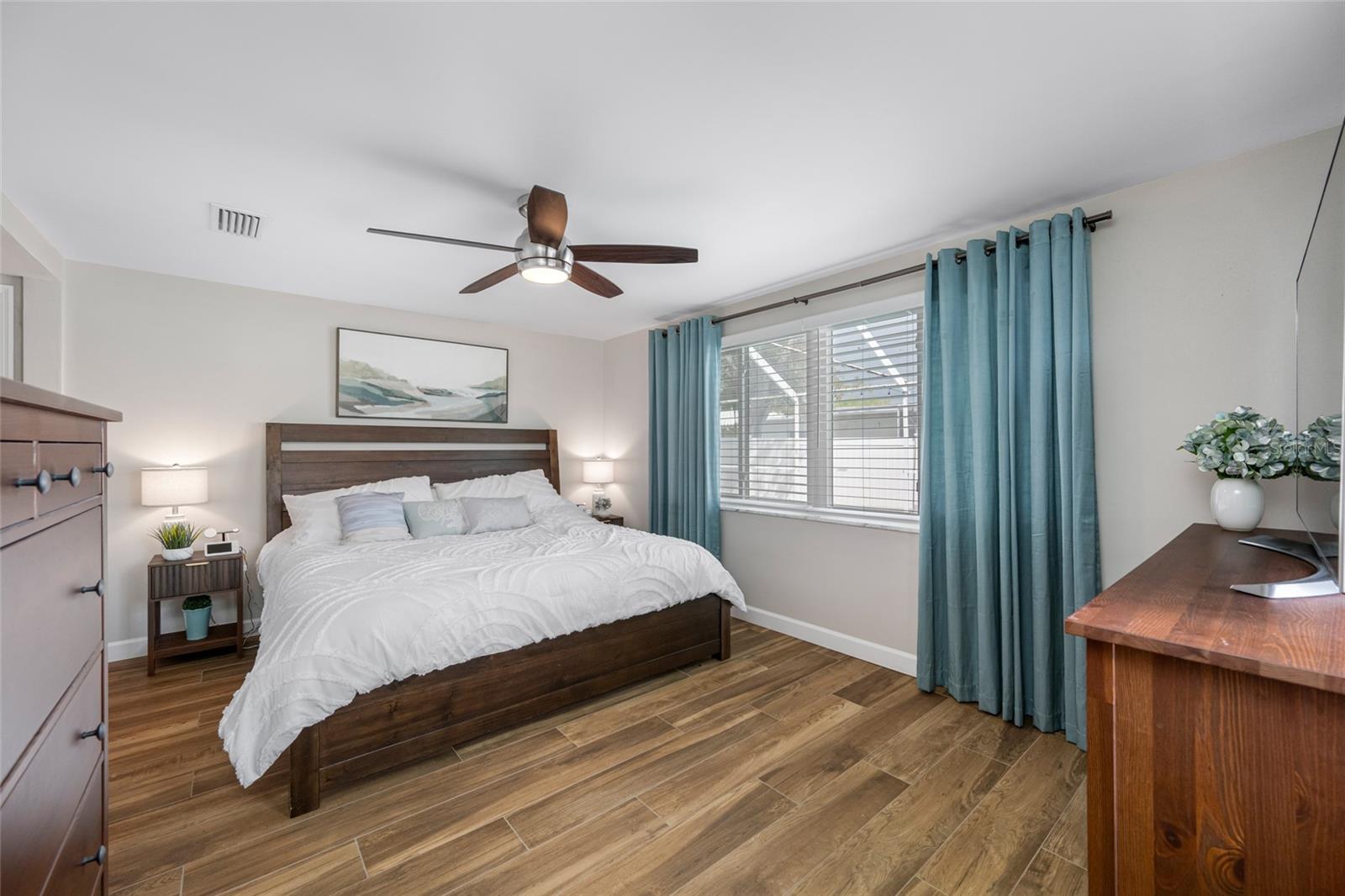 Image 21 of 47 For 1467 Bugle Lane