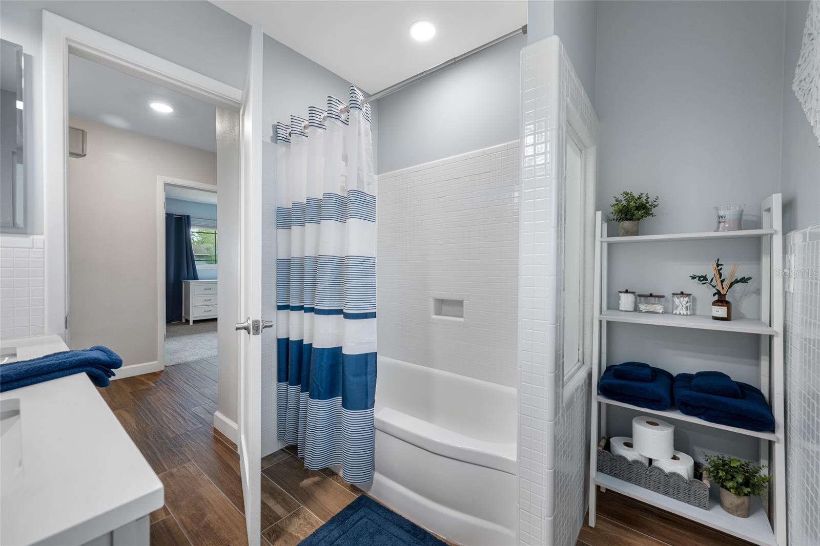 Image 31 of 47 For 1467 Bugle Lane