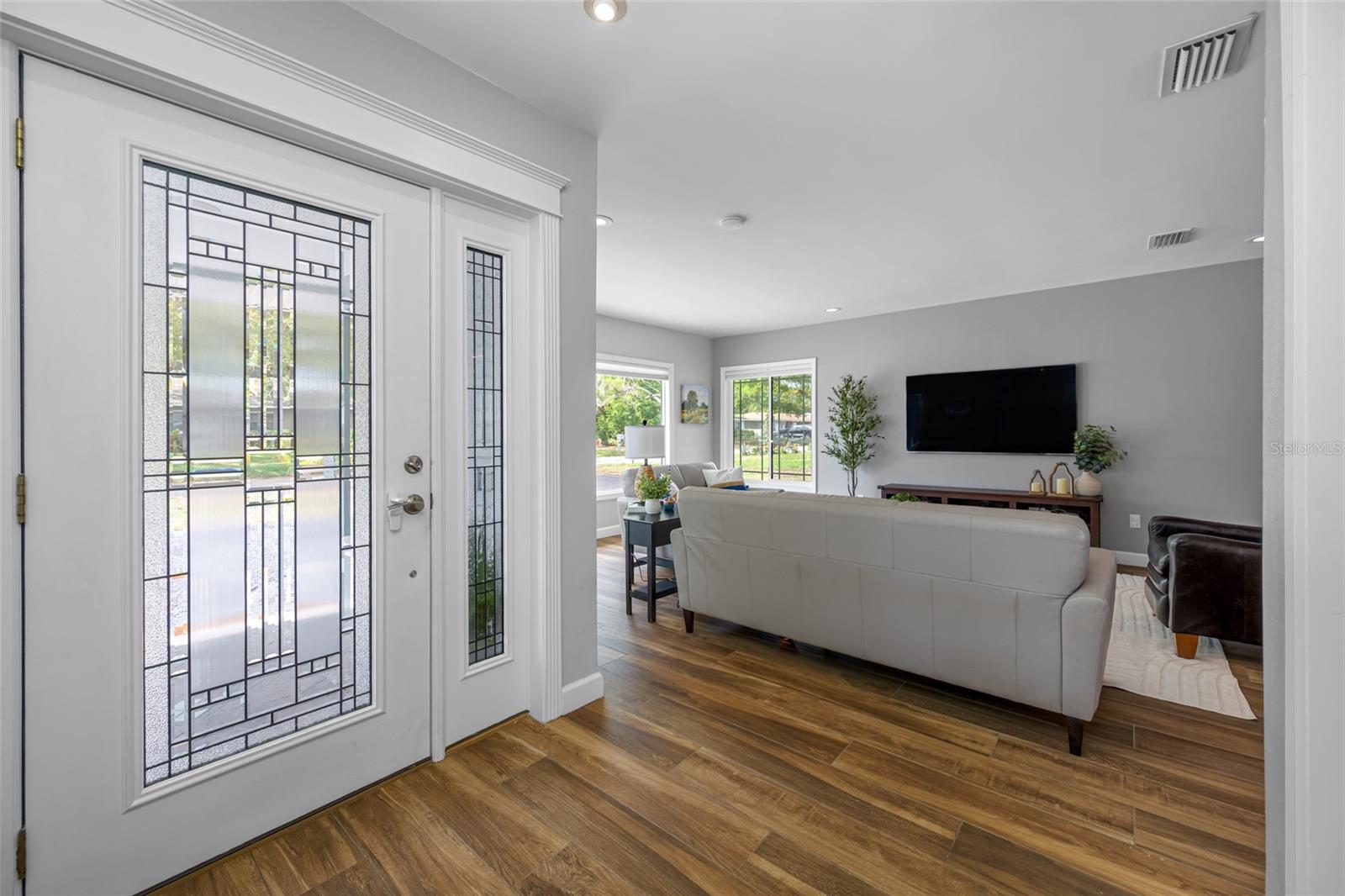 Image 4 of 47 For 1467 Bugle Lane