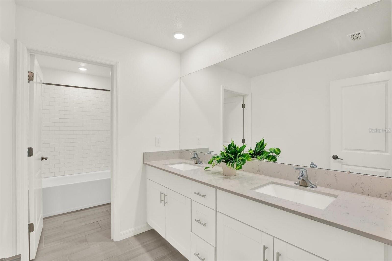 Image 28 of 64 For 11307 Linden Depot Road