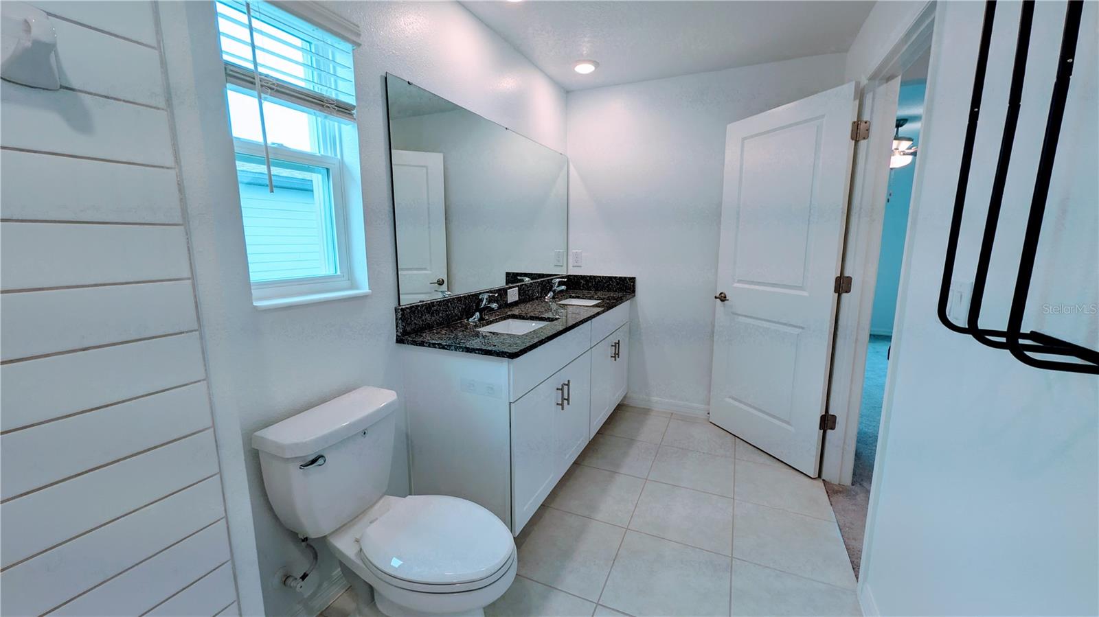 Image 22 of 42 For 6049 Shiner Street