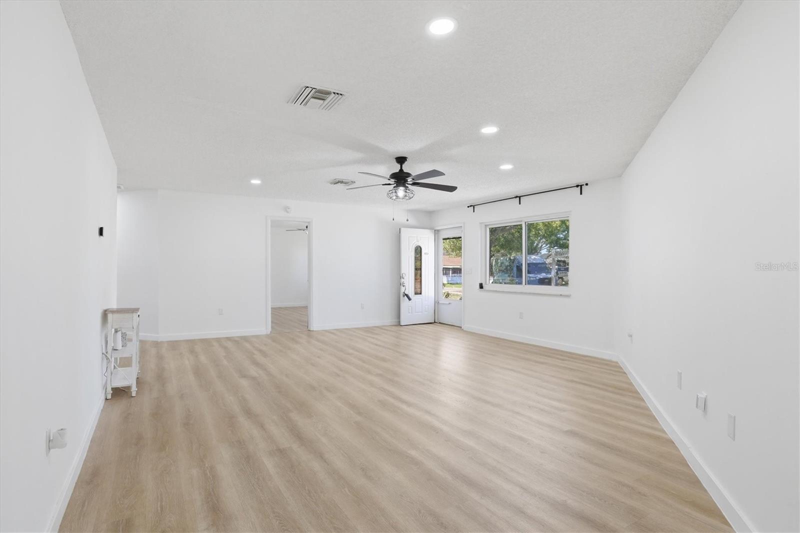 Image 10 of 36 For 506 Summerwood Court