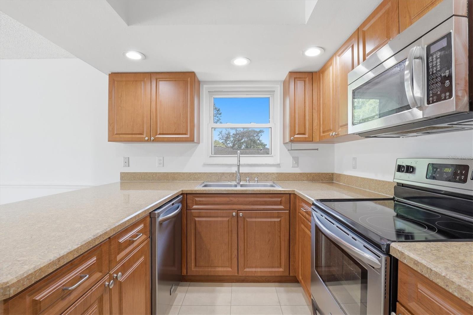 Image 13 of 36 For 506 Summerwood Court