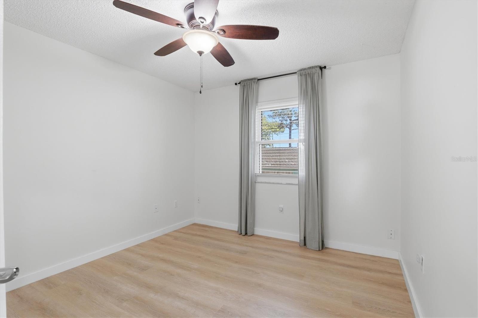 Image 28 of 36 For 506 Summerwood Court