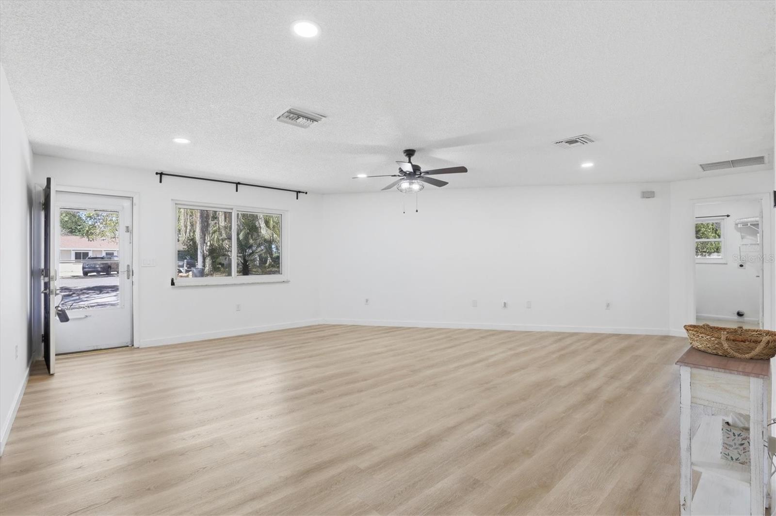 Image 7 of 36 For 506 Summerwood Court