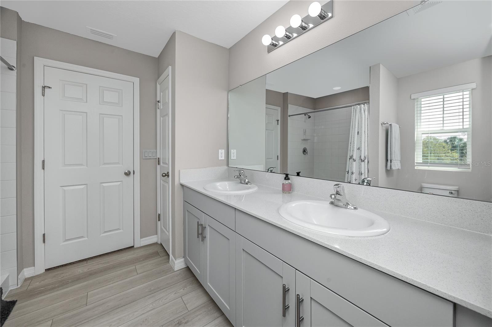 Image 29 of 54 For 5556 Summer Sunset Drive