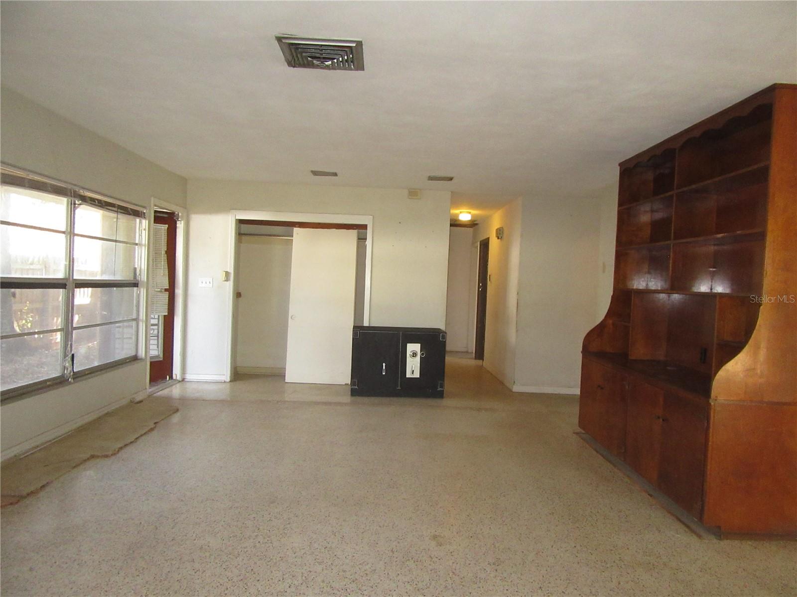 Image 13 of 33 For 1213 Cuttingin Place