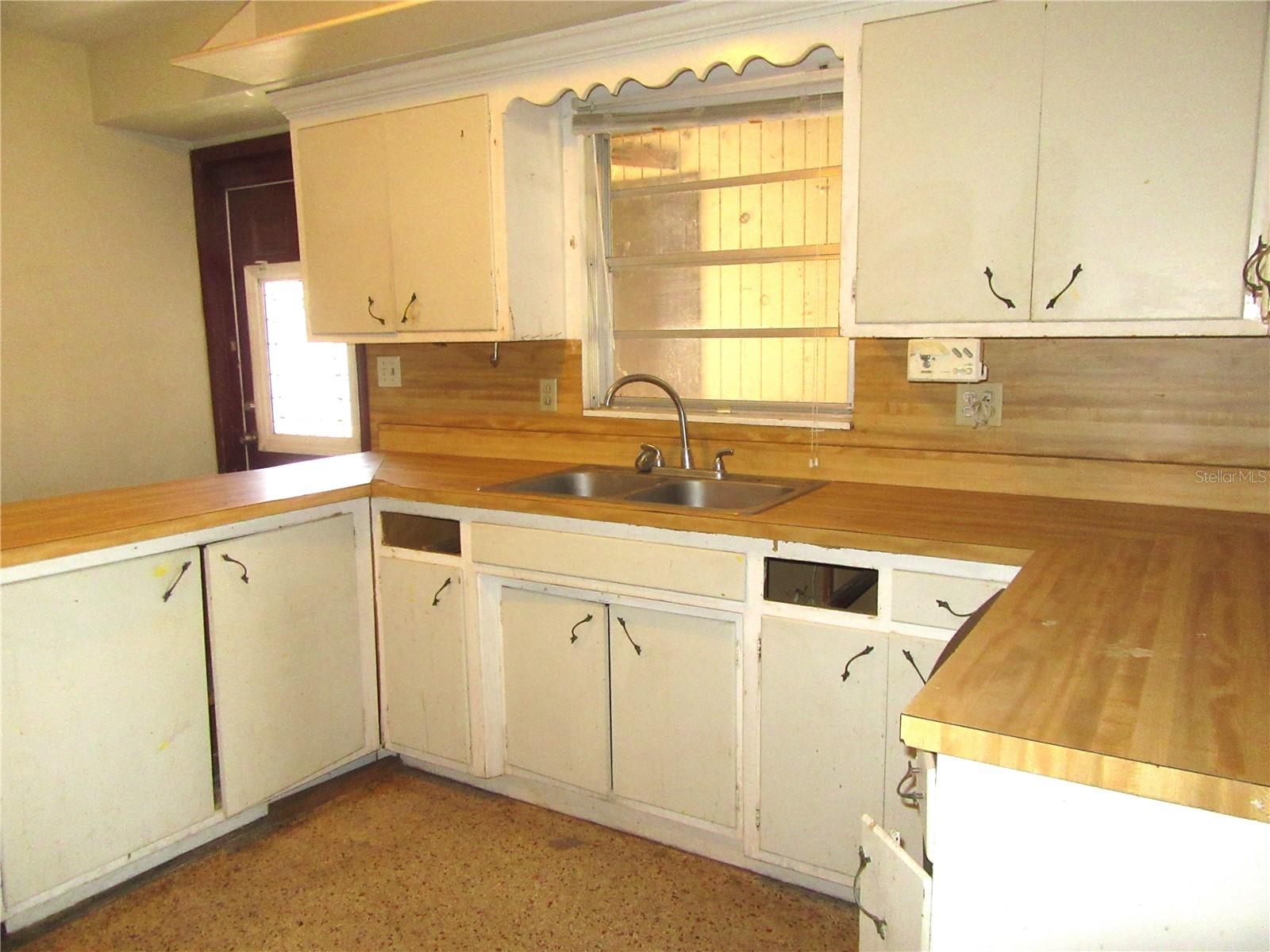 Image 16 of 33 For 1213 Cuttingin Place