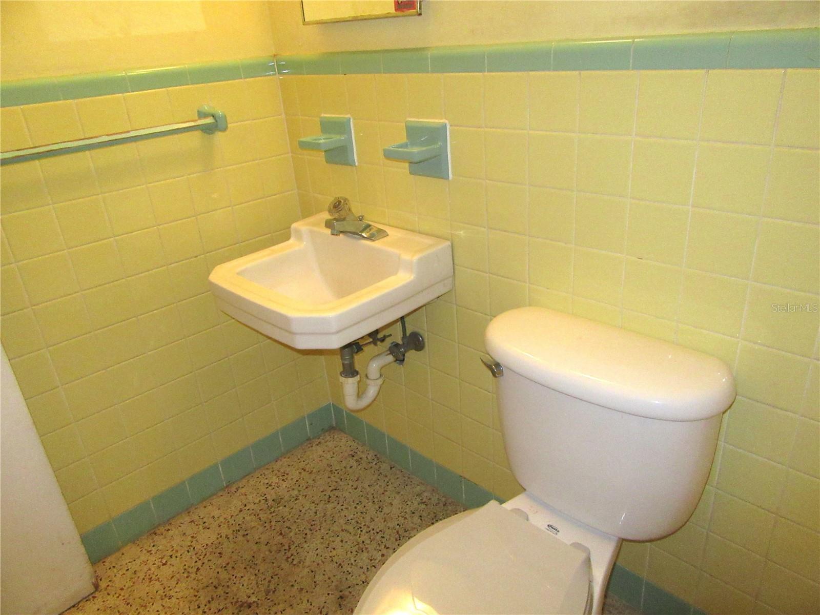 Image 24 of 33 For 1213 Cuttingin Place