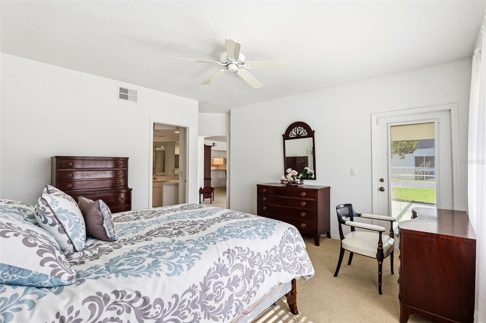 Image 31 of 85 For 1440 Water View Drive W 101