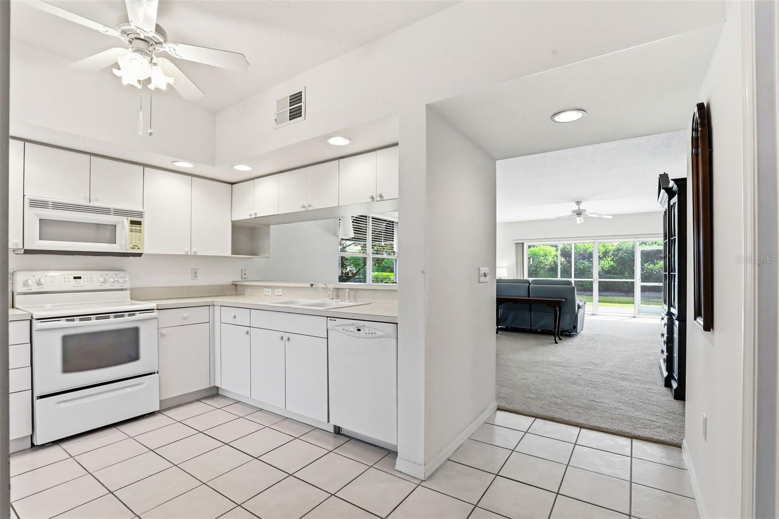 Image 6 of 85 For 1440 Water View Drive W 101