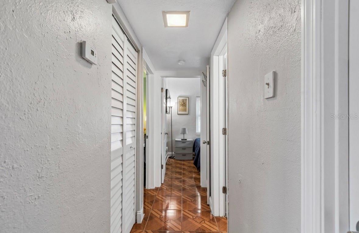 Image 19 of 50 For 4479 Porpoise Drive Se