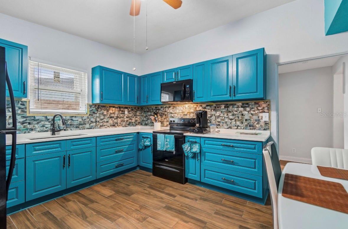 Image 2 of 50 For 4479 Porpoise Drive Se