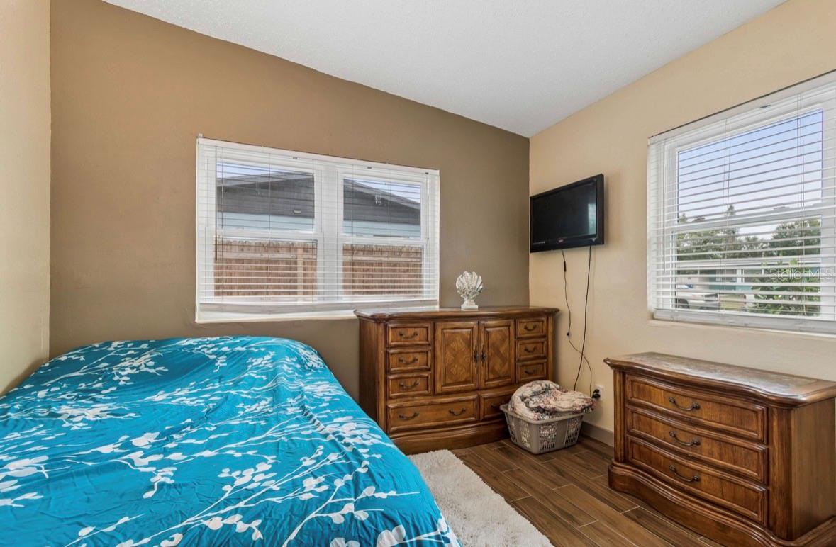 Image 24 of 50 For 4479 Porpoise Drive Se