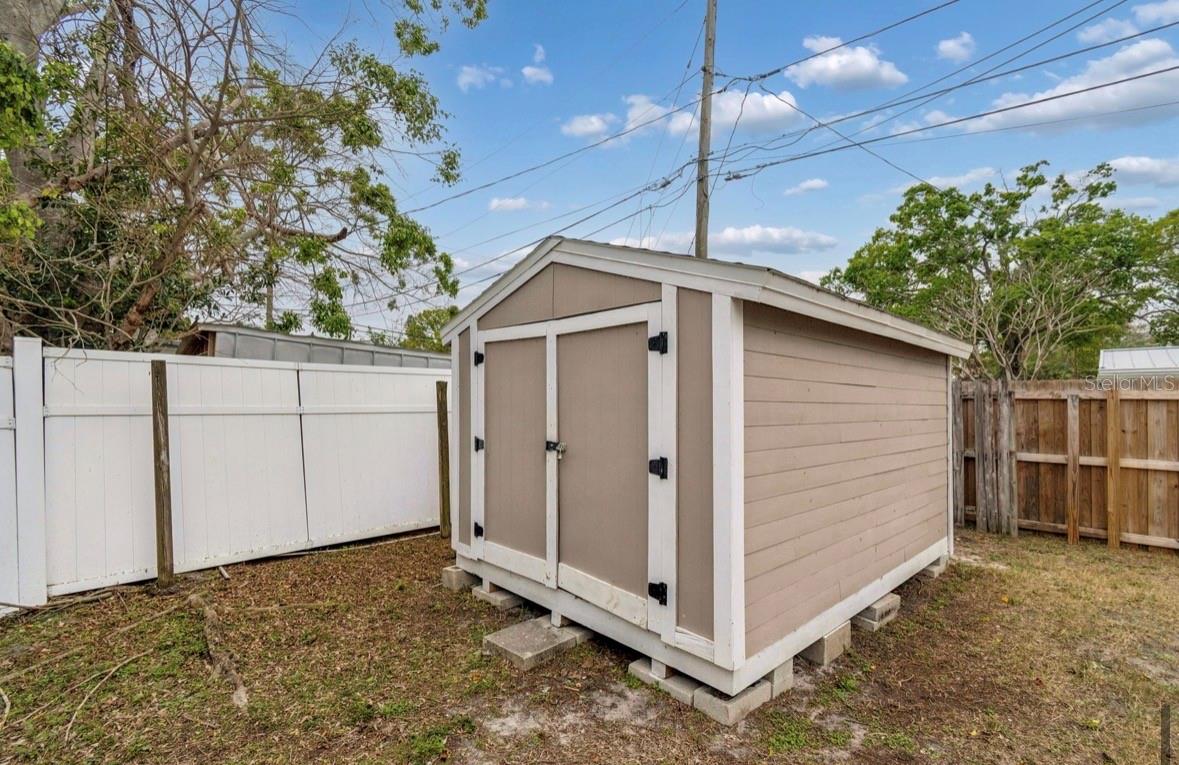 Image 33 of 50 For 4479 Porpoise Drive Se