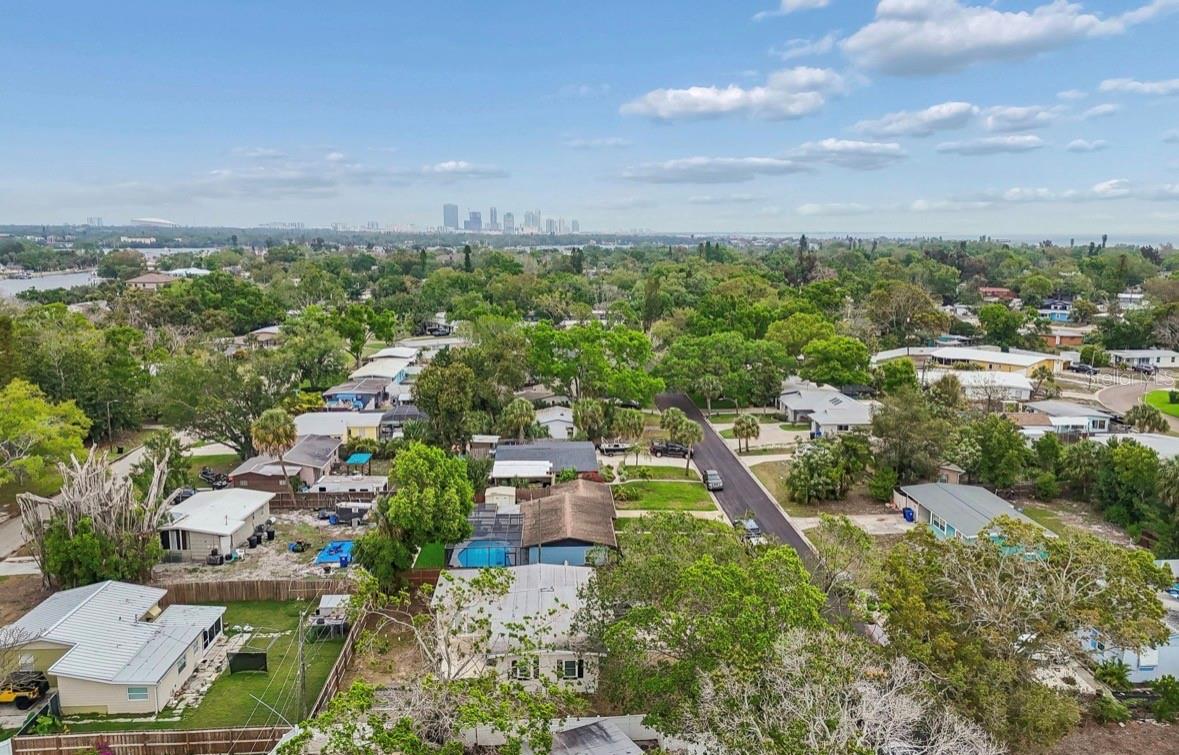 Image 43 of 50 For 4479 Porpoise Drive Se