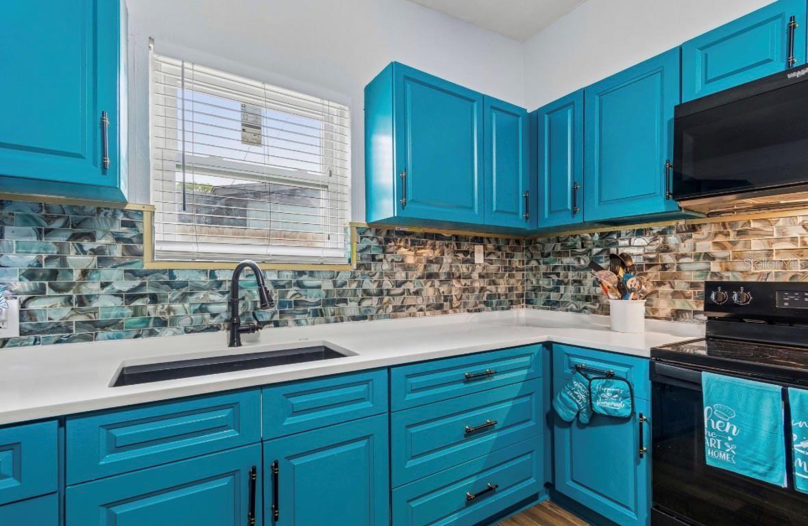 Image 7 of 50 For 4479 Porpoise Drive Se