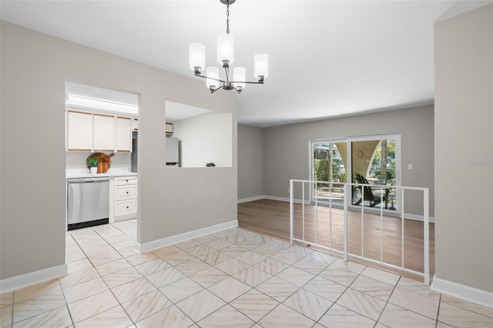 Image 5 of 30 For 505 Plaza Seville Court 11