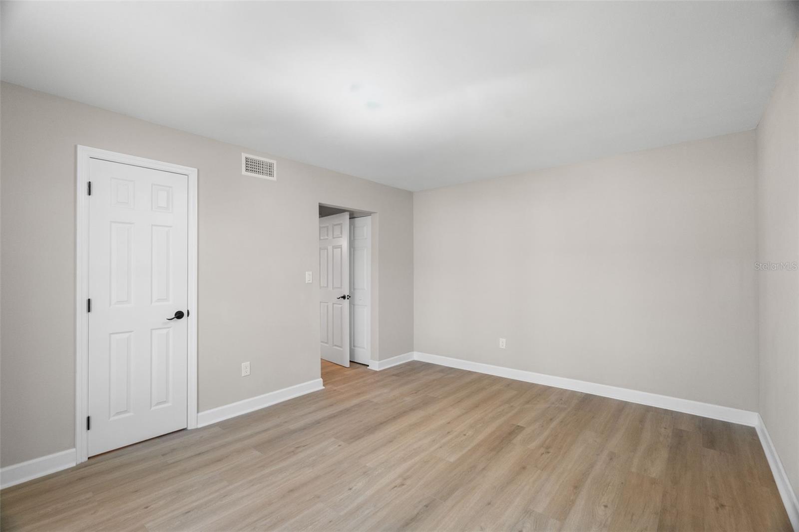 Image 8 of 30 For 505 Plaza Seville Court 11