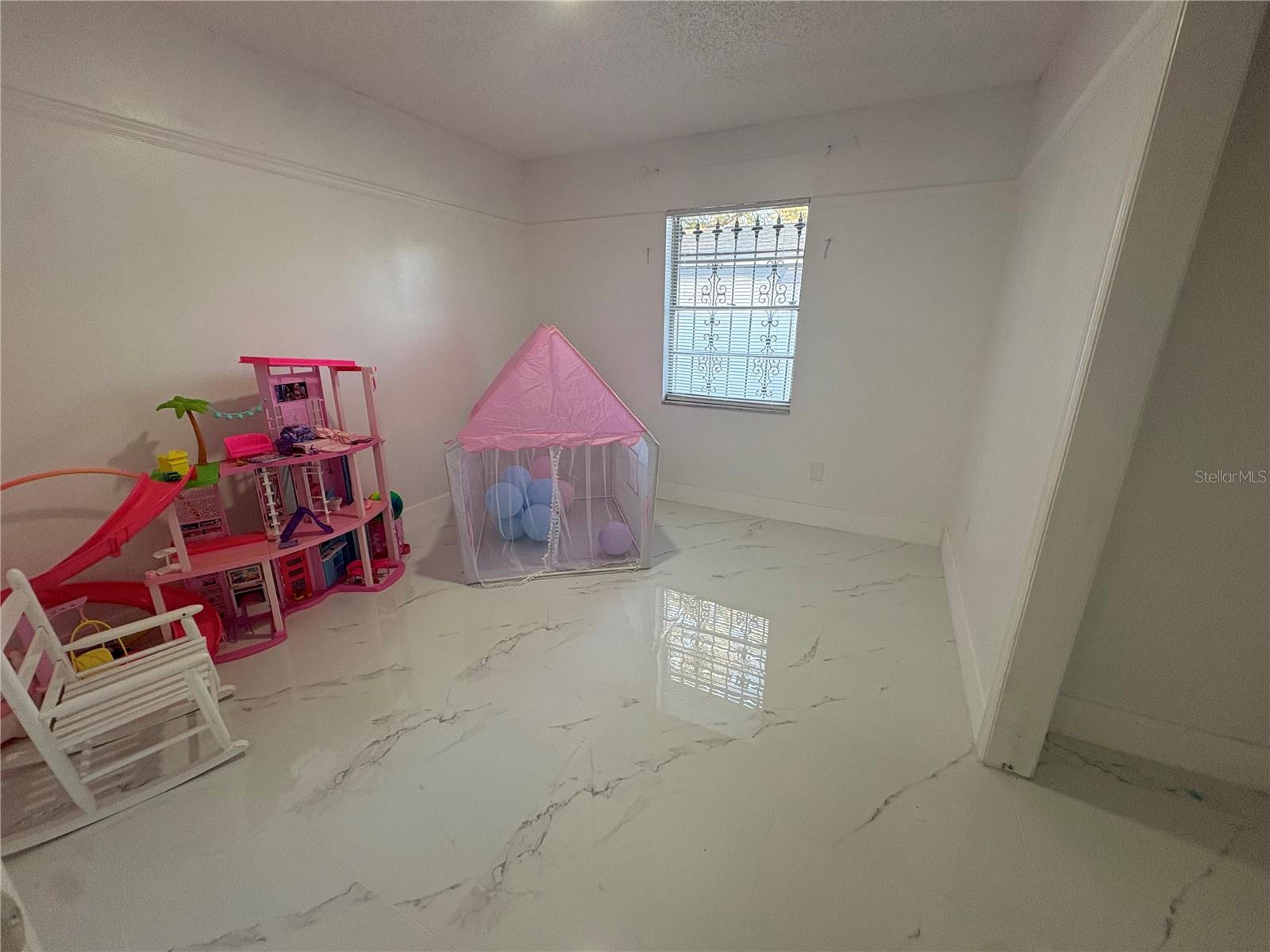 Image 20 of 46 For 1512 Sitka Street