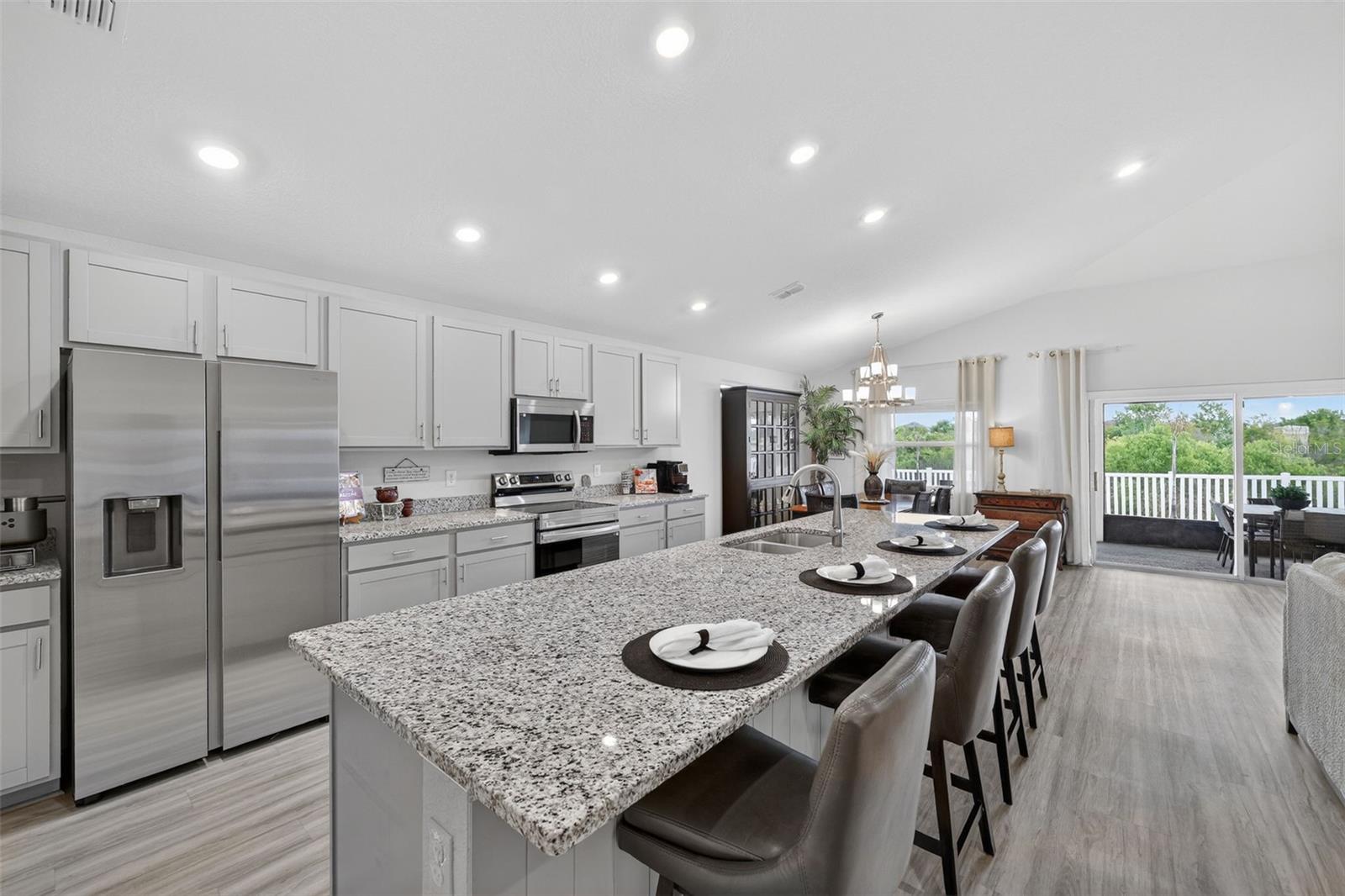 Listing photo id 8 for 12322 Terrace Bluff Street