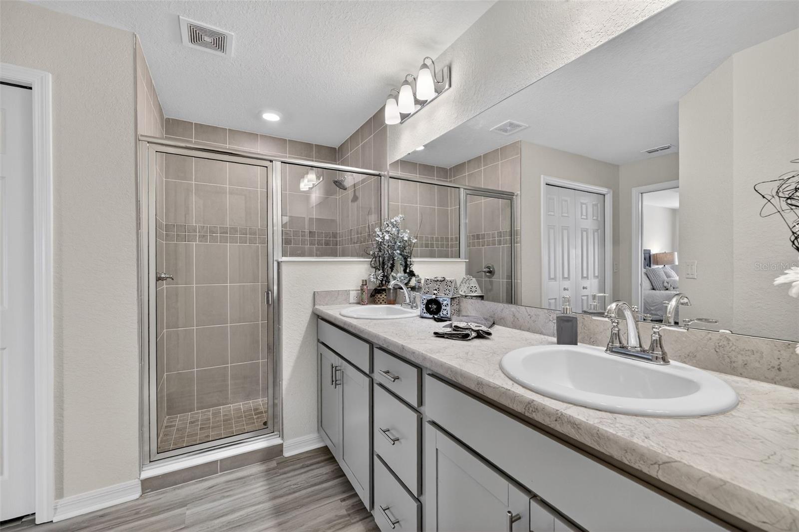 Listing photo id 28 for 12322 Terrace Bluff Street