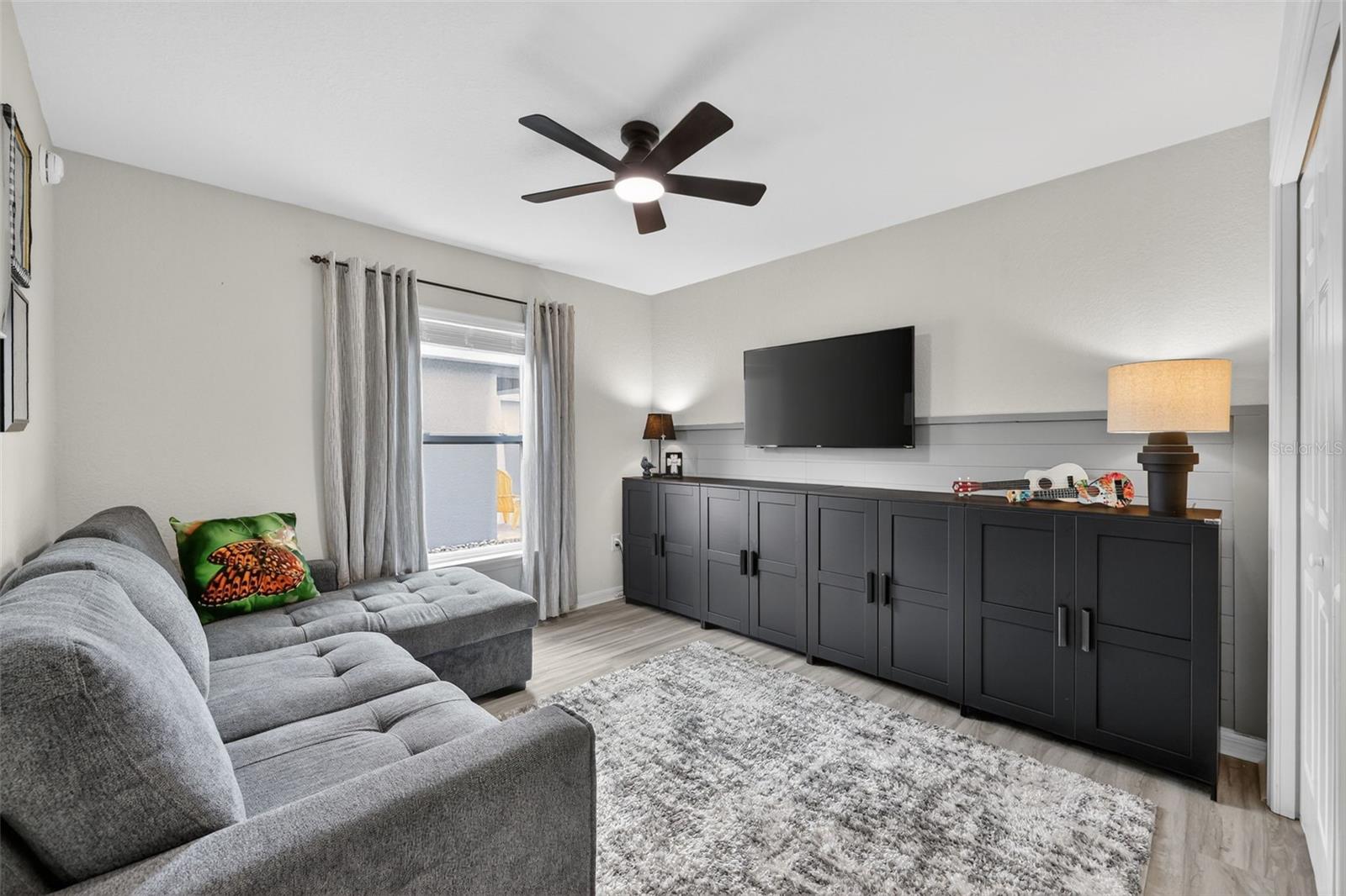 Listing photo id 32 for 12322 Terrace Bluff Street