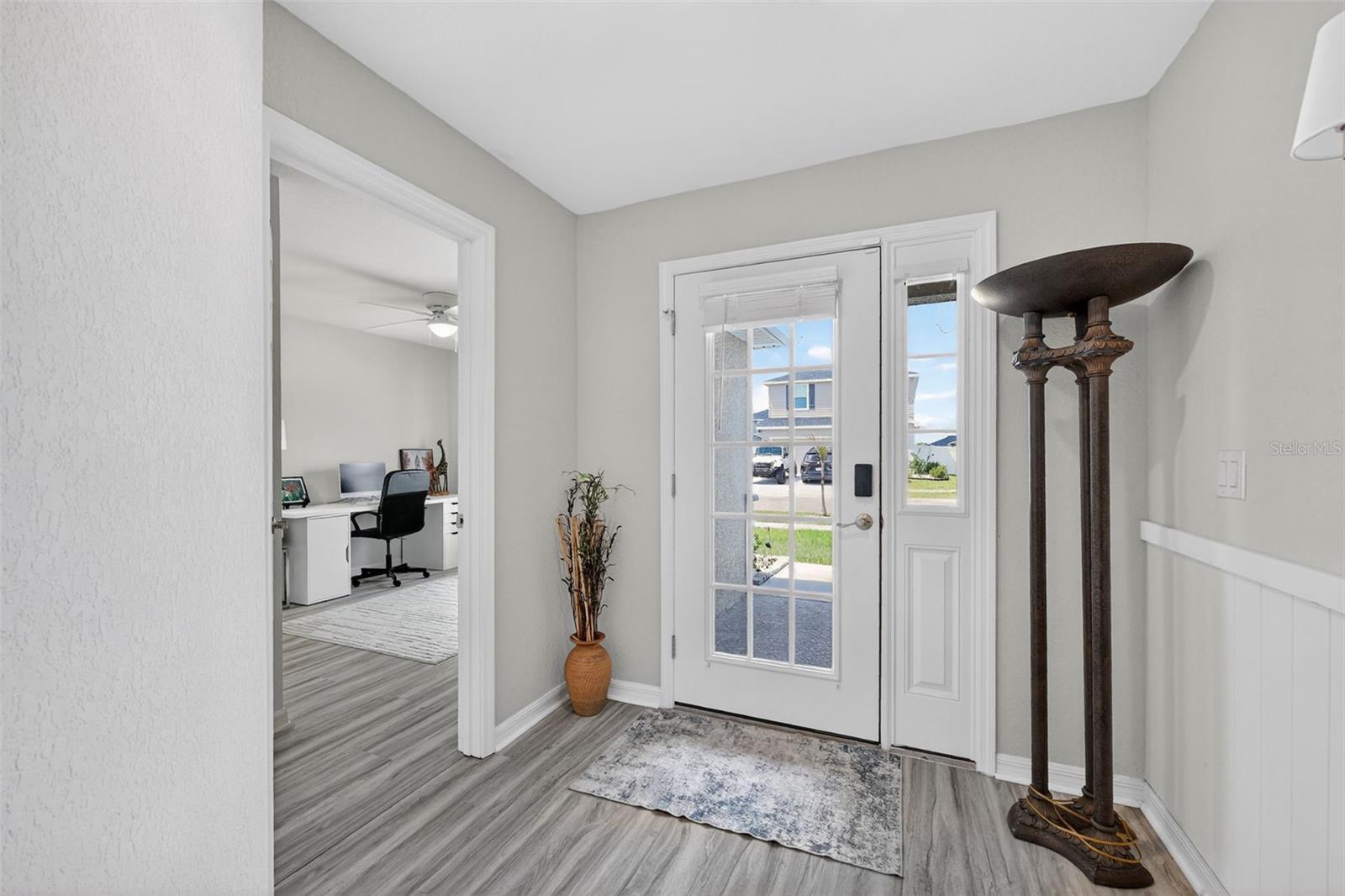 Listing photo id 3 for 12322 Terrace Bluff Street