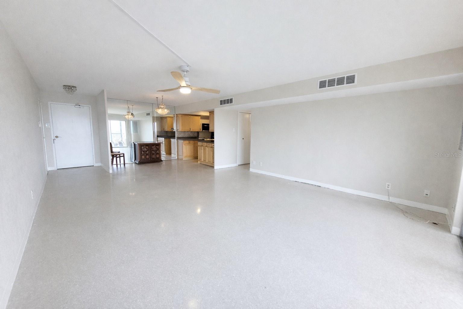 Image 18 of 70 For 10355 Paradise Boulevard 608