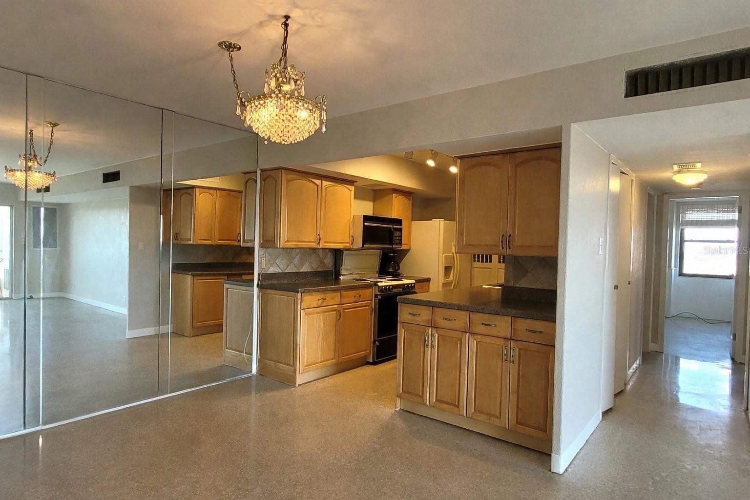 Image 23 of 70 For 10355 Paradise Boulevard 608