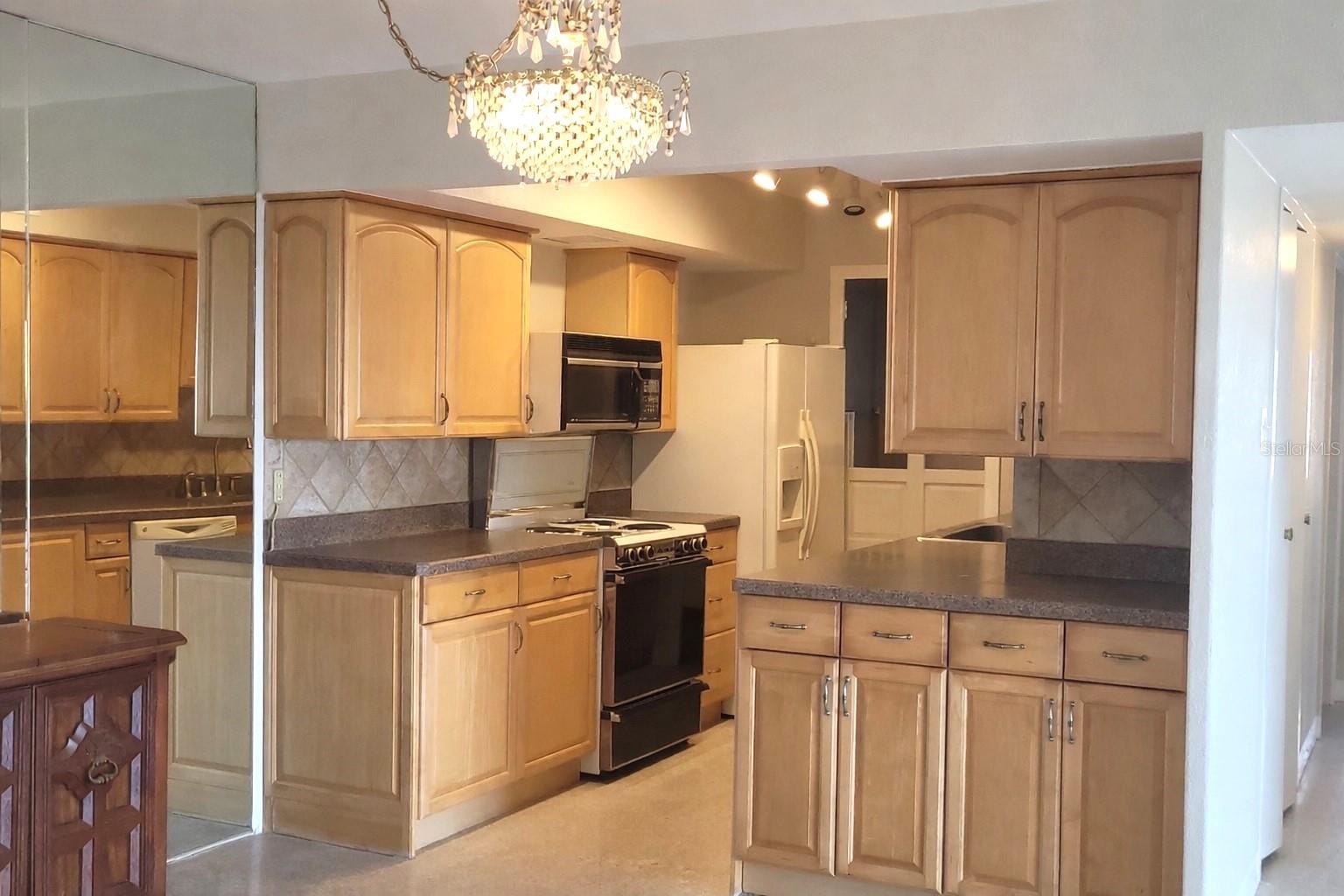 Image 24 of 70 For 10355 Paradise Boulevard 608