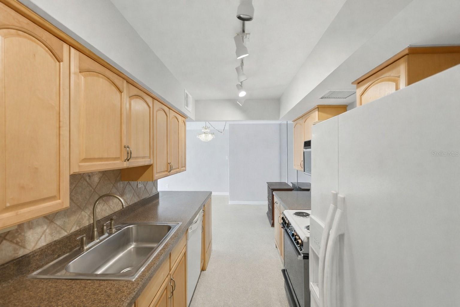 Image 26 of 70 For 10355 Paradise Boulevard 608