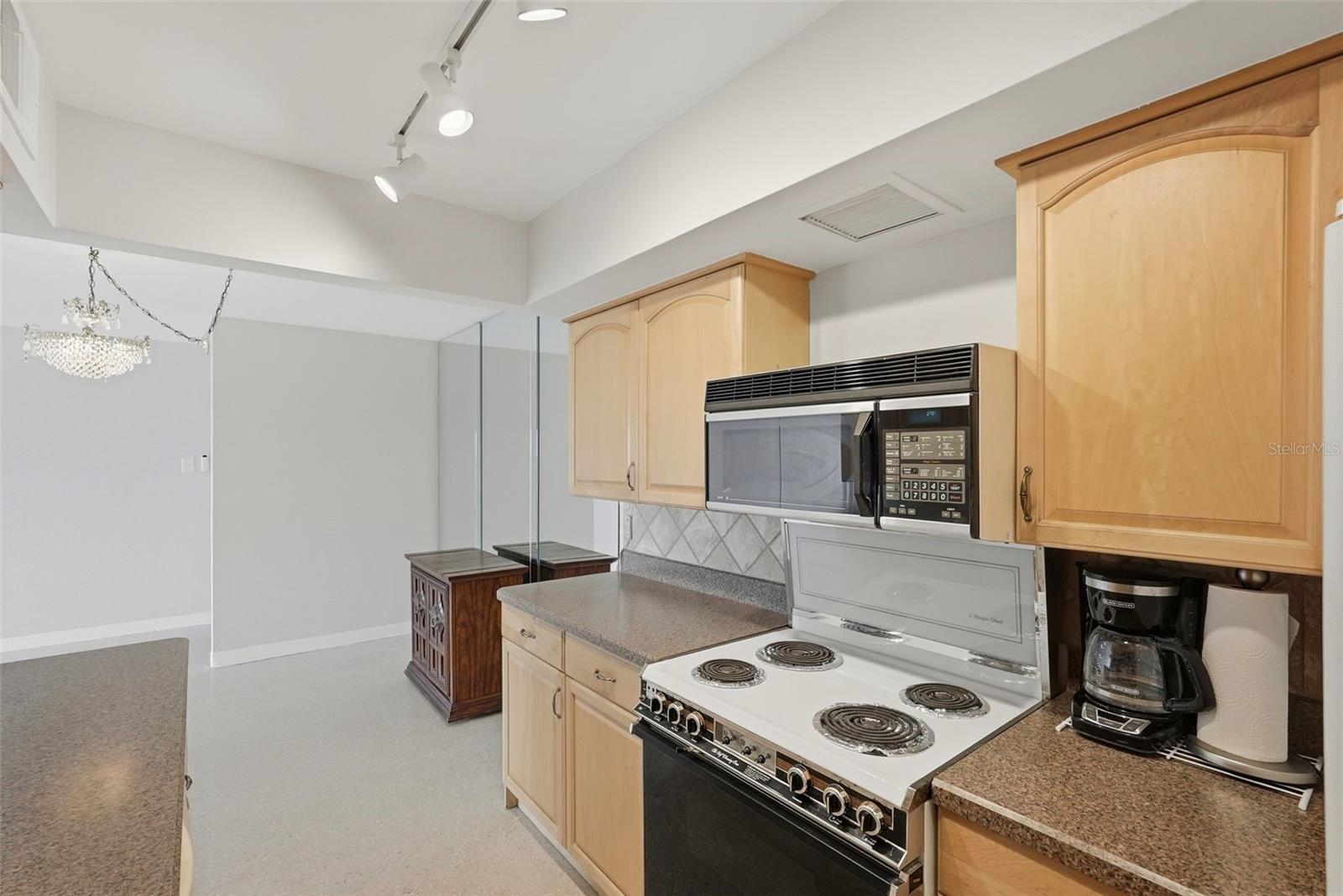 Image 29 of 70 For 10355 Paradise Boulevard 608