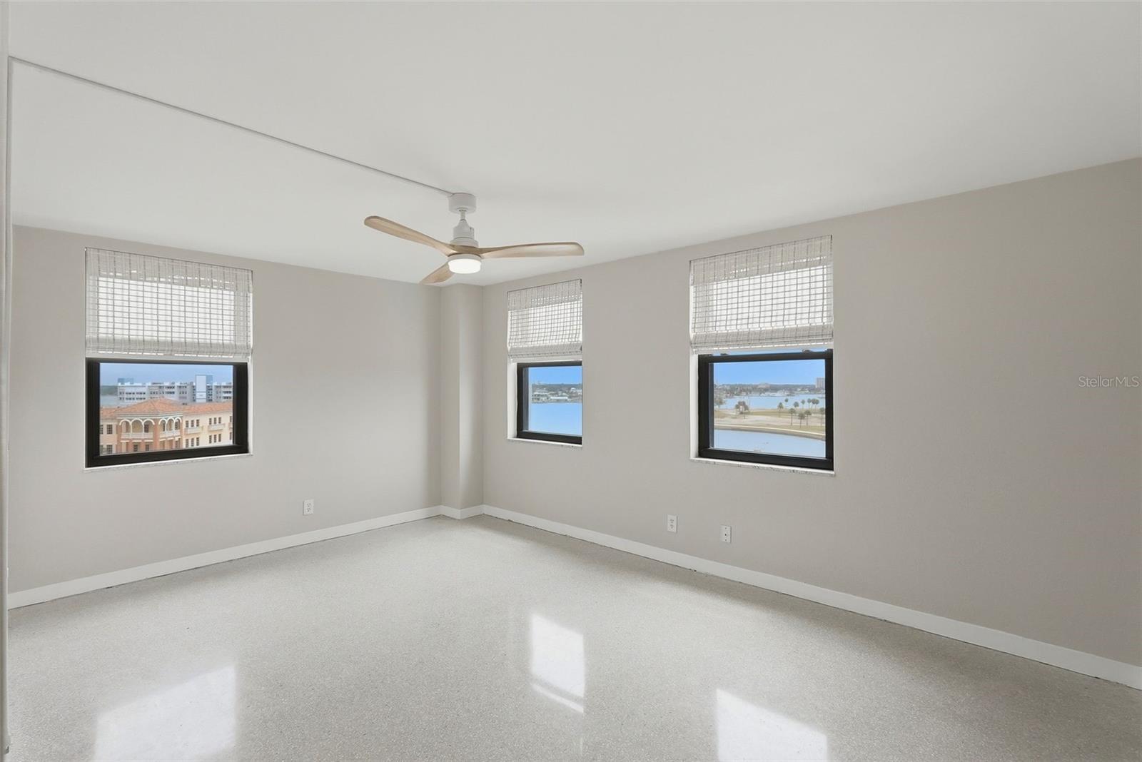 Image 33 of 70 For 10355 Paradise Boulevard 608