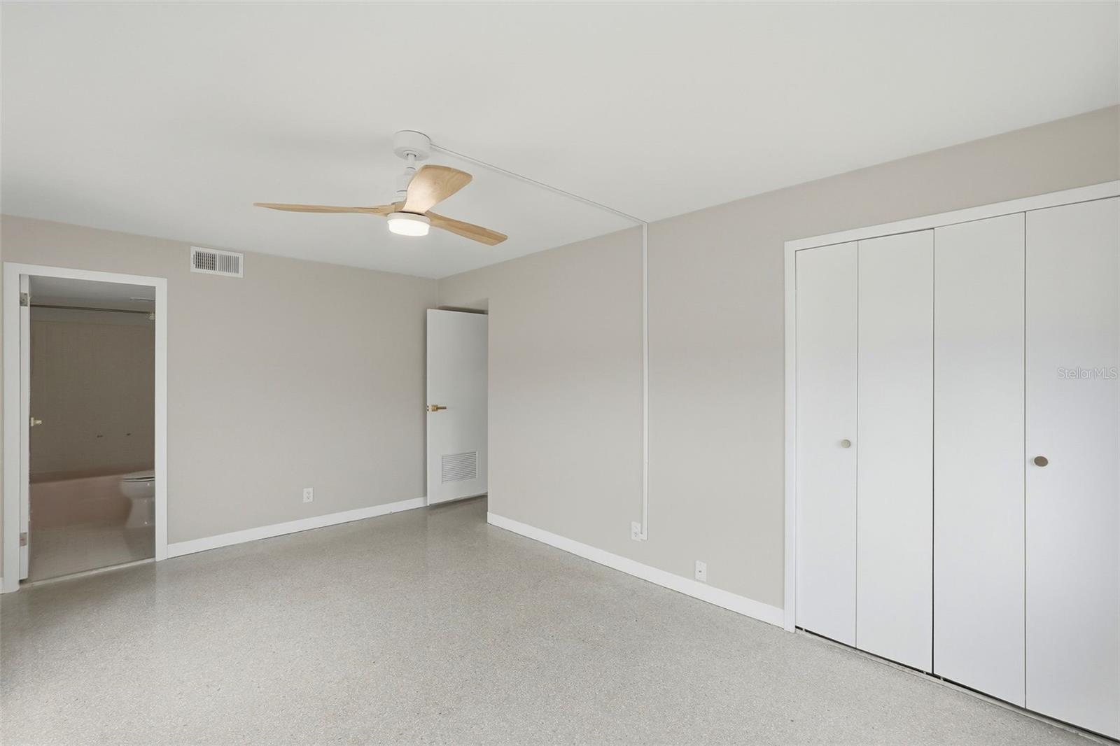 Image 34 of 70 For 10355 Paradise Boulevard 608