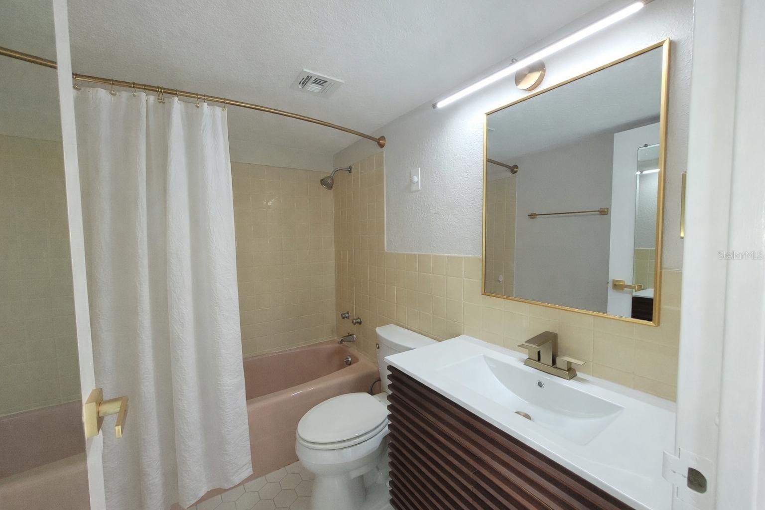 Image 37 of 70 For 10355 Paradise Boulevard 608