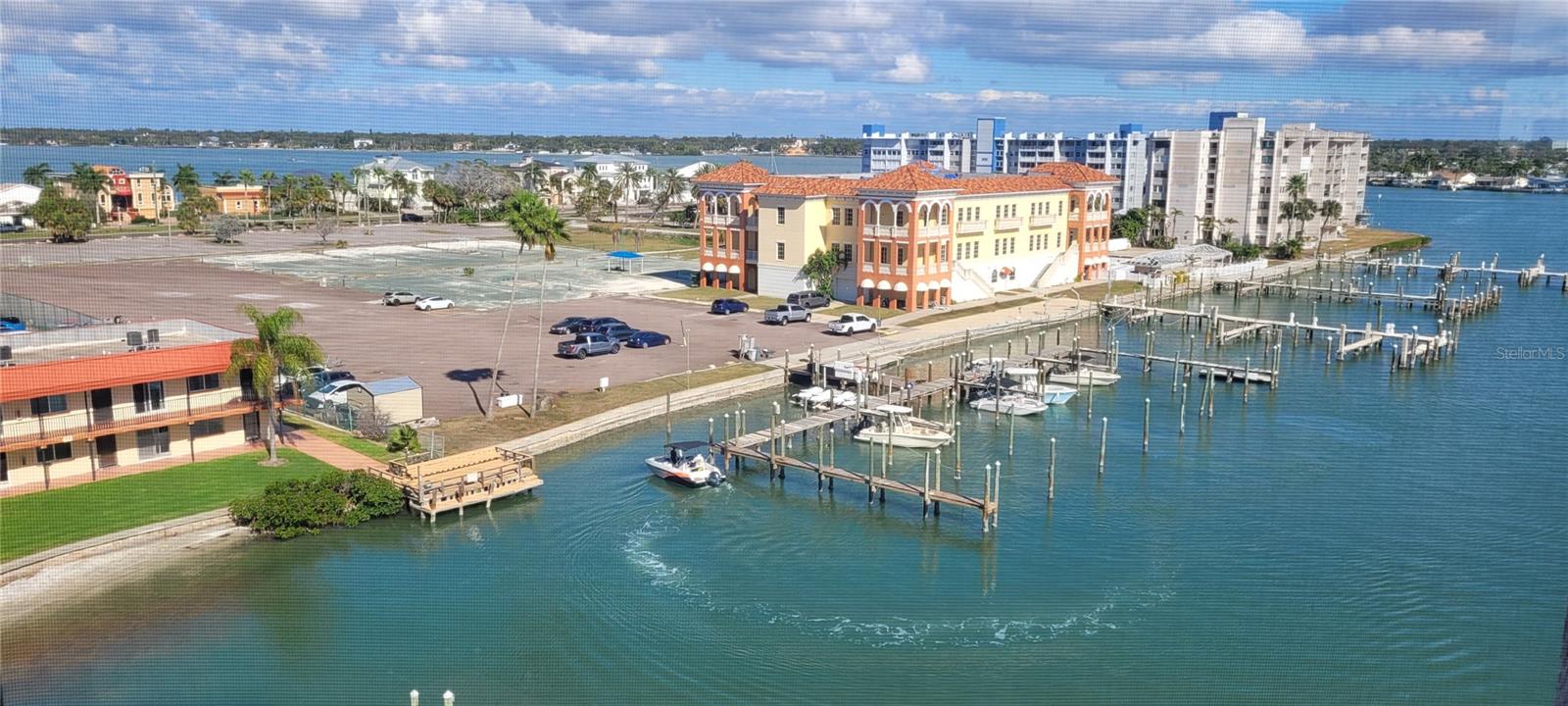 Image 48 of 70 For 10355 Paradise Boulevard 608