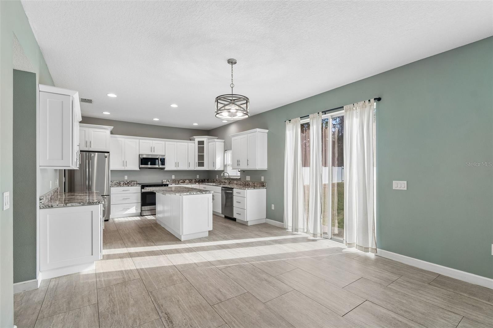 Listing photo id 8 for 18098 Macek Rd