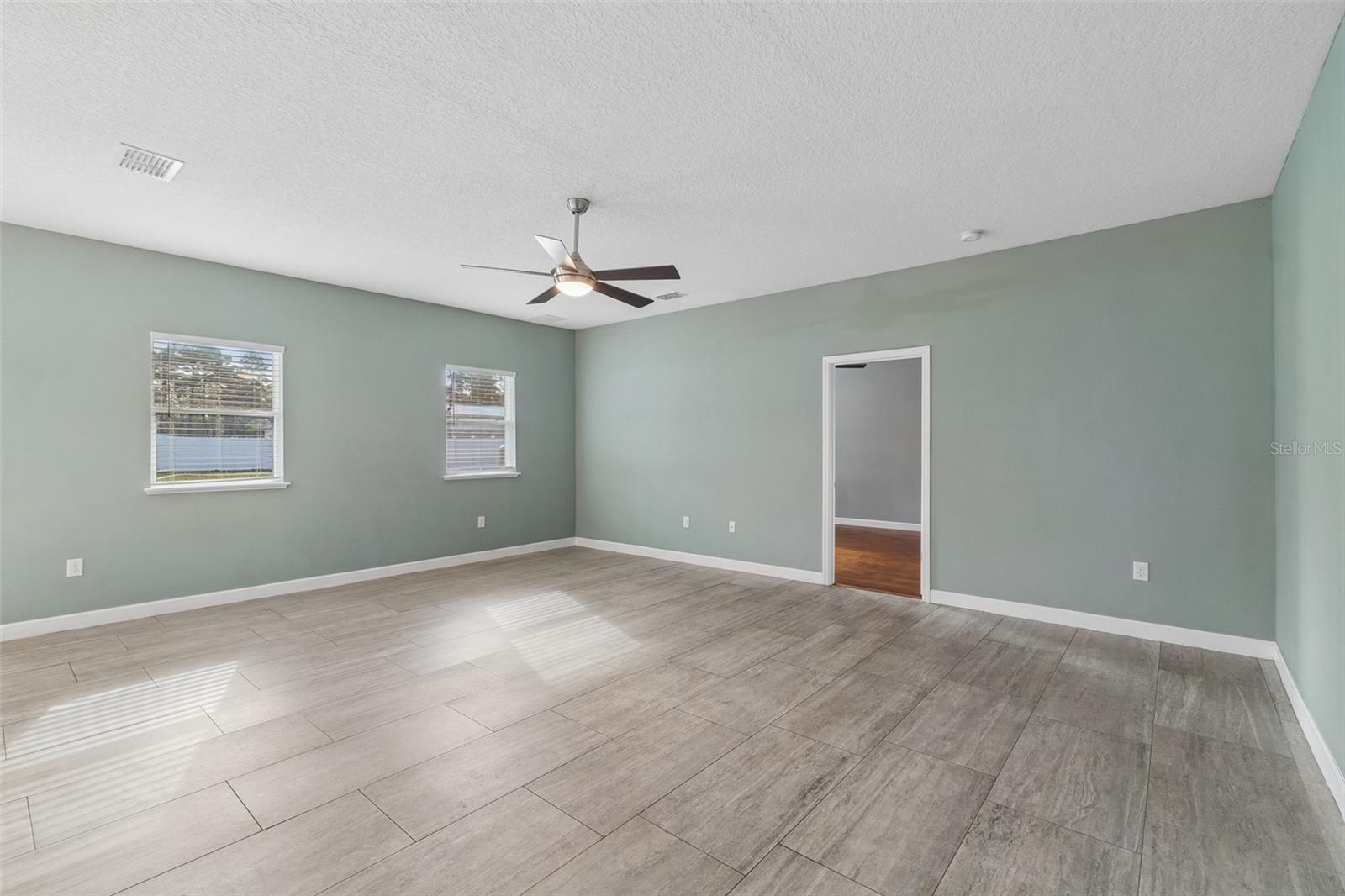 Listing photo id 9 for 18098 Macek Rd