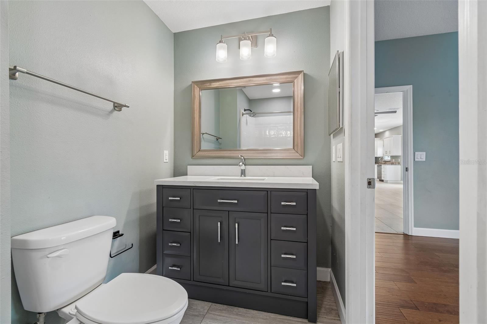 Listing photo id 11 for 18098 Macek Rd