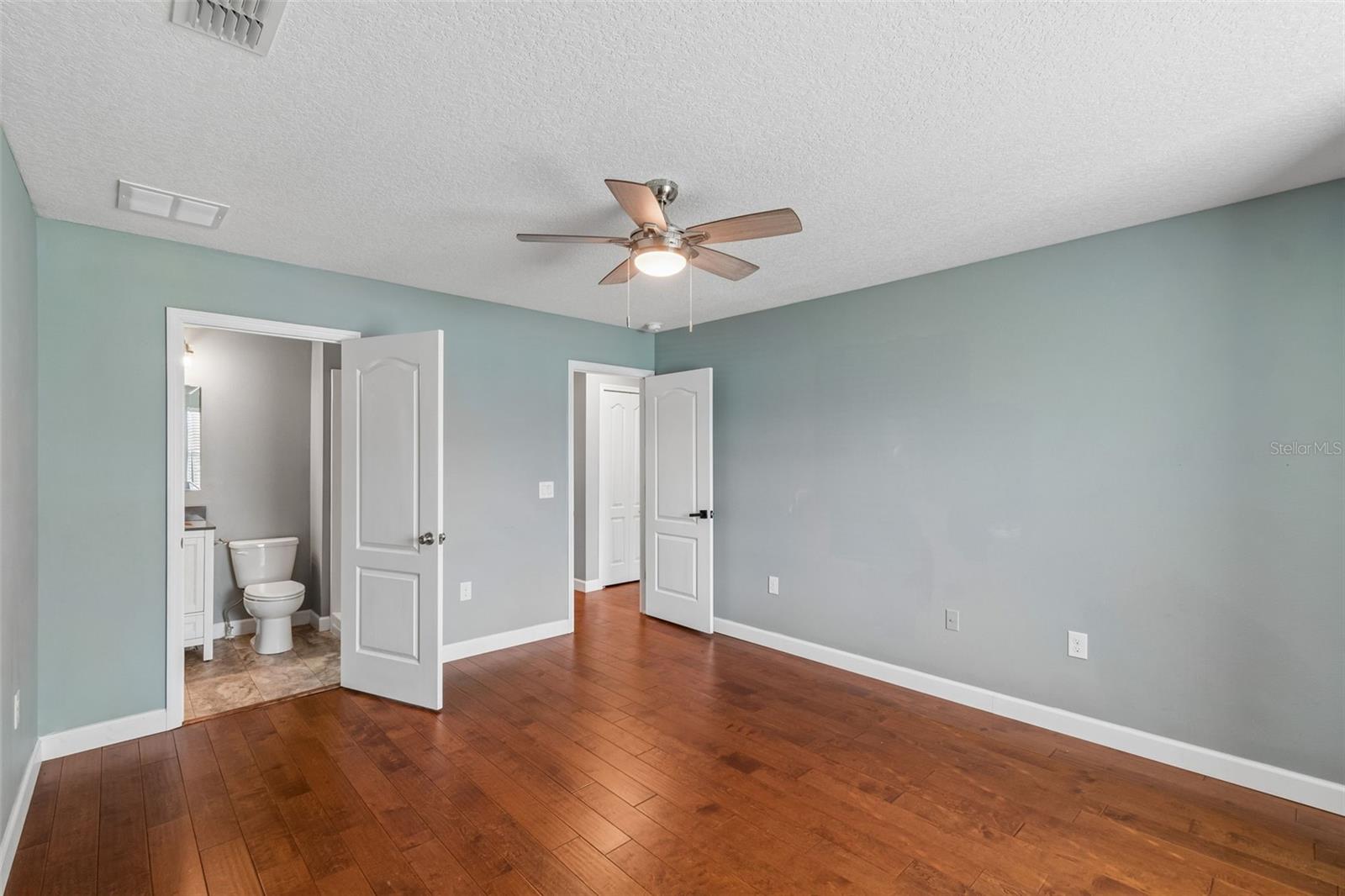 Listing photo id 17 for 18098 Macek Rd