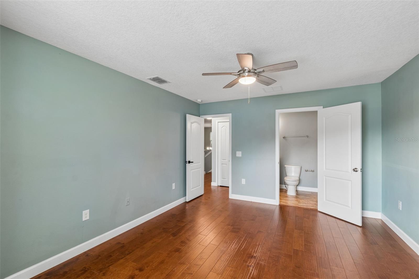 Listing photo id 26 for 18098 Macek Rd