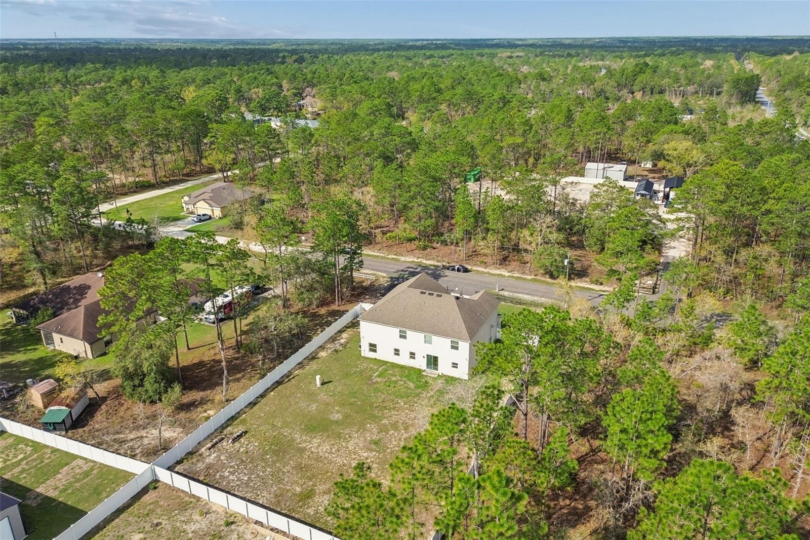 Listing photo id 31 for 18098 Macek Rd